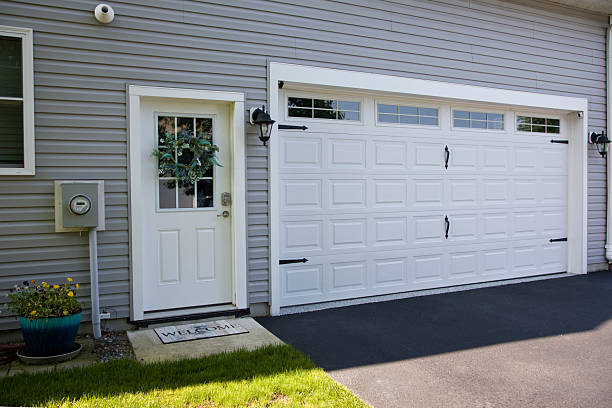 24/7 Emergency Garage Door Panel Replacement experts in Lynchburg, OH